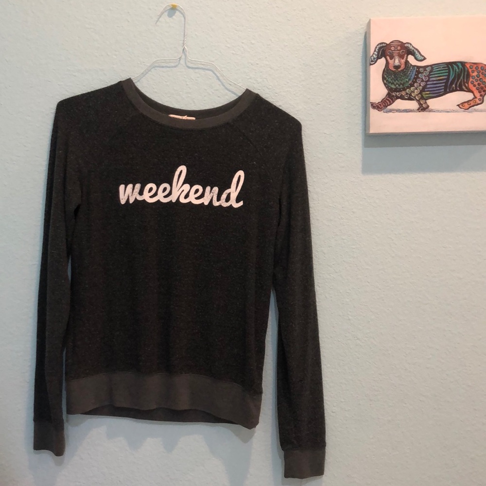 “weekend” sweater